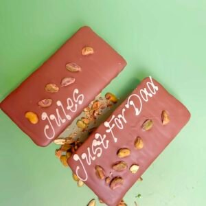 Dubai 350g  Milk Chocolate Pistachio and Kunafa Snack Bar - - Bonbon, Crispy, Shell, Dessert Creamy